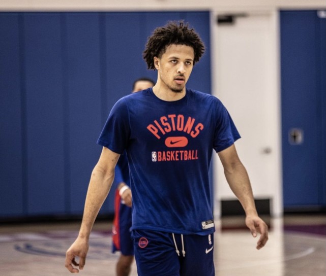 熟悉足球的 熟悉足球的