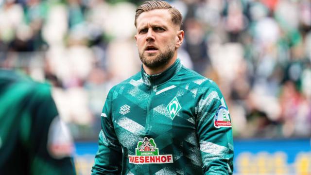 其余三位首 其余三位首